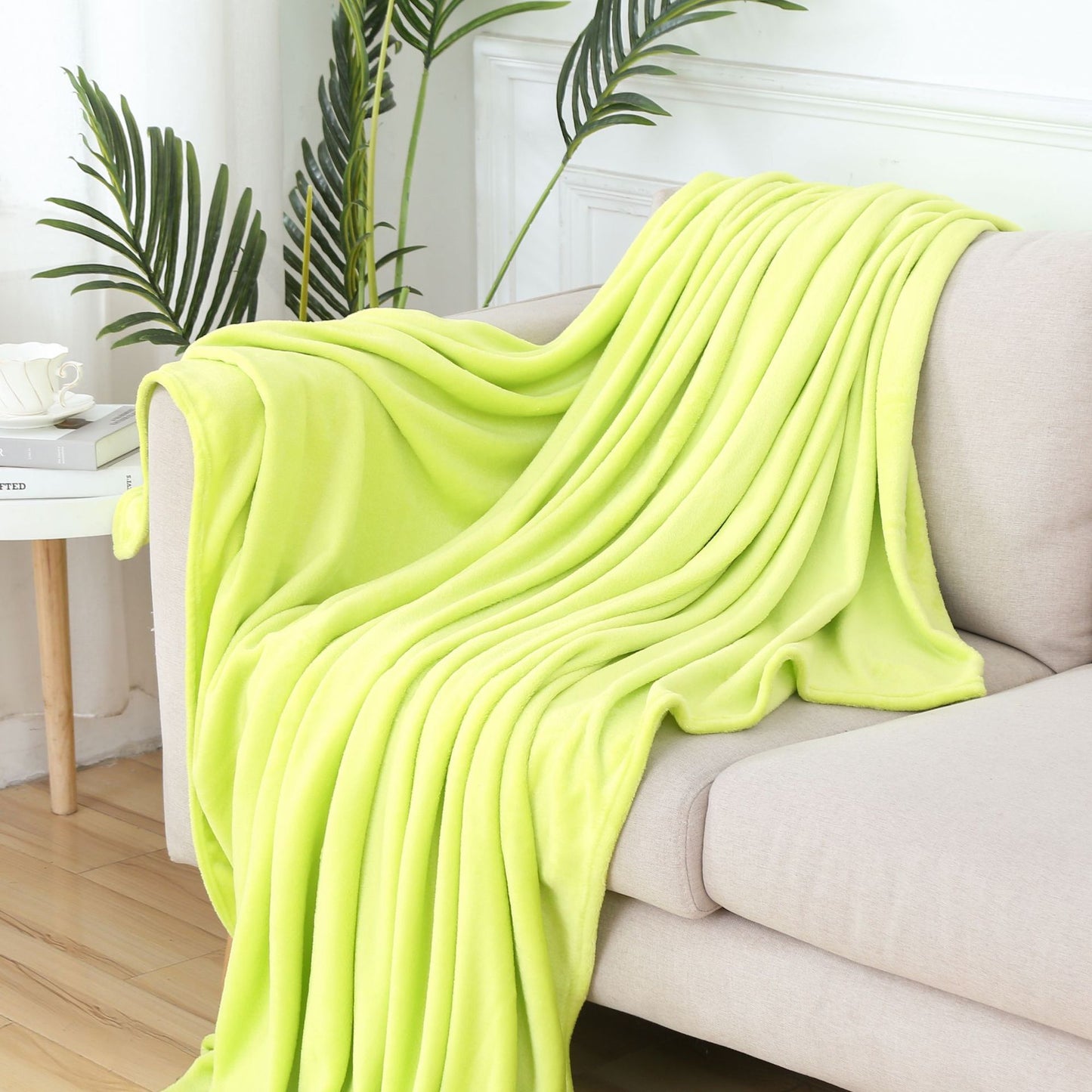 Ensfarget Flanellteppe – Ultratynn Varme for Maksimal Komfort - Nordic Vinterstil