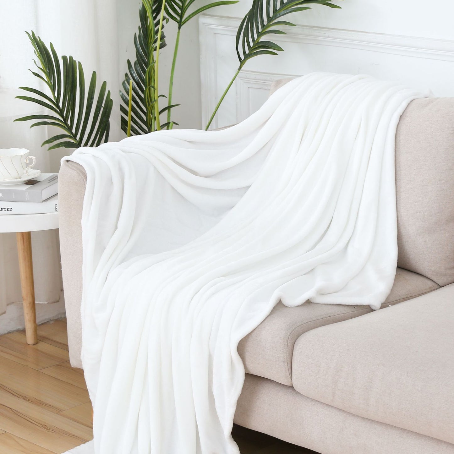 Ensfarget Flanellteppe – Ultratynn Varme for Maksimal Komfort - Nordic Vinterstil