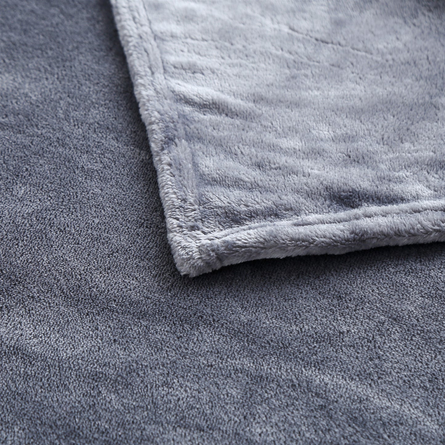 Ensfarget Flanellteppe – Ultratynn Varme for Maksimal Komfort - Nordic Vinterstil